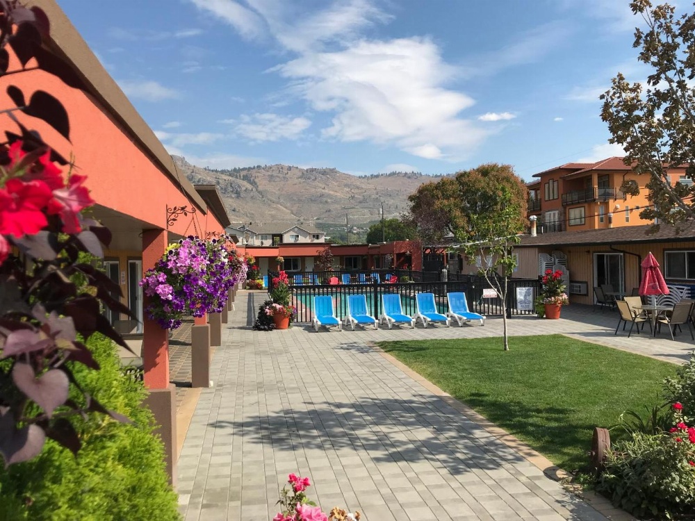 Sahara Courtyard Inn Osoyoos