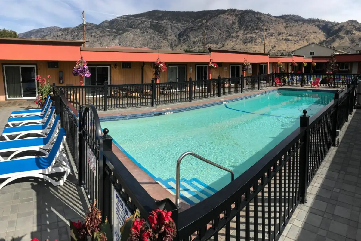 Sahara Courtyard Inn Osoyoos 5